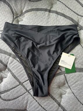 HALARA Black High-Cut Bikini Bottoms